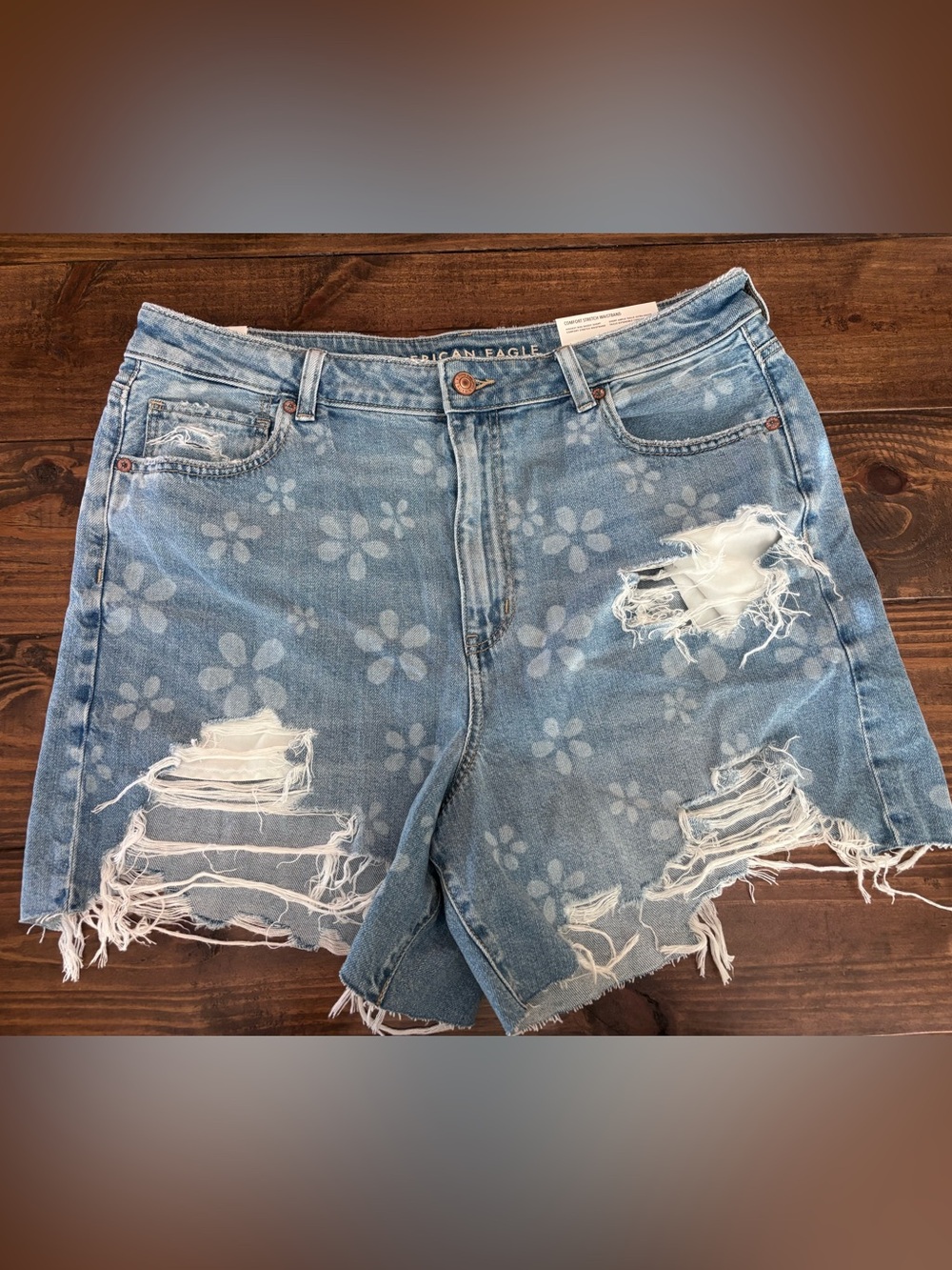 NWT American Eagle Outfitters Floral Distressed Denim Shorts - Light Blue